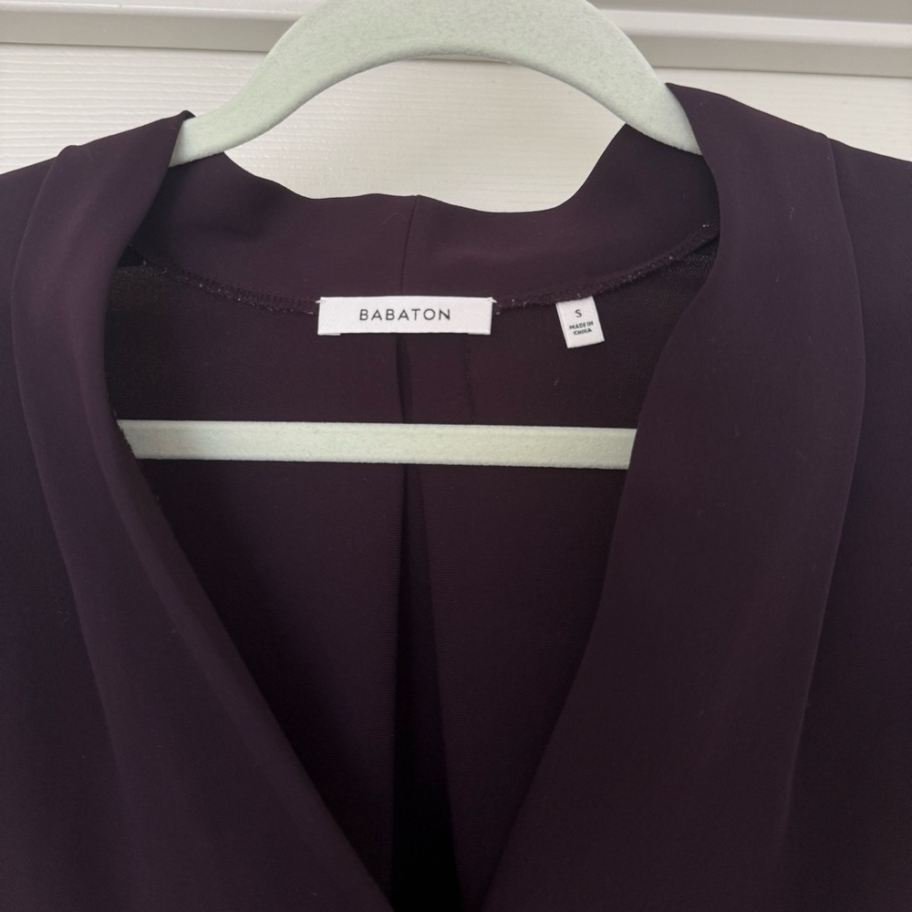 Aritzia Babaton Power Blouse in Plum Purple - Picture 8 of 8